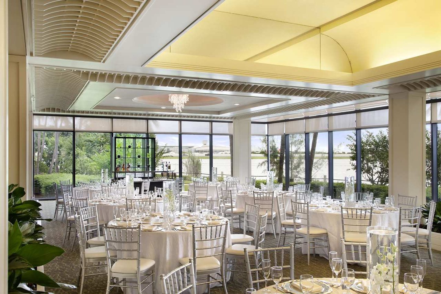 迈阿密机场蓝色泻湖希尔顿酒店