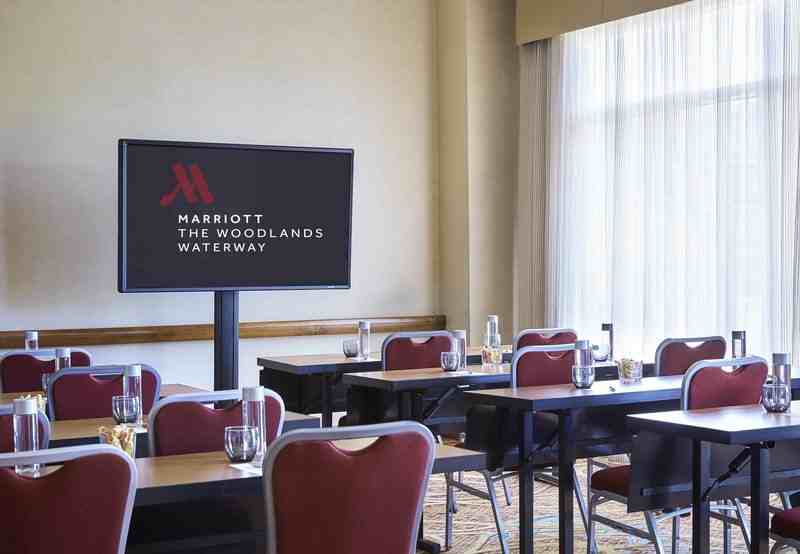 伍德兰斯水道万豪会议酒店