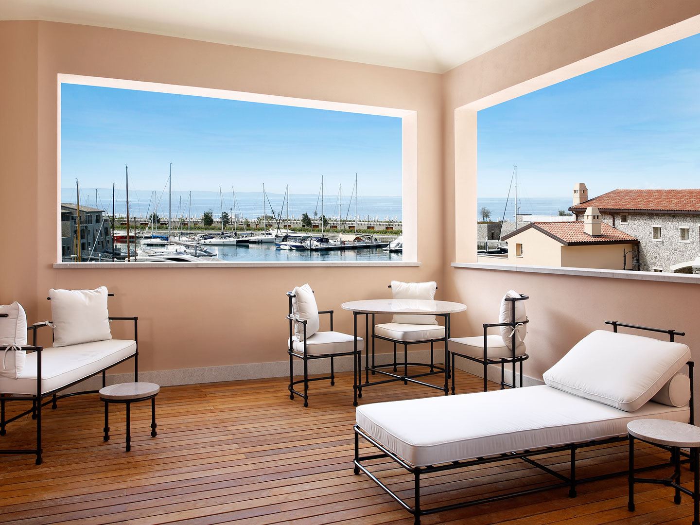 蒂沃利西斯蒂亚纳港度假村