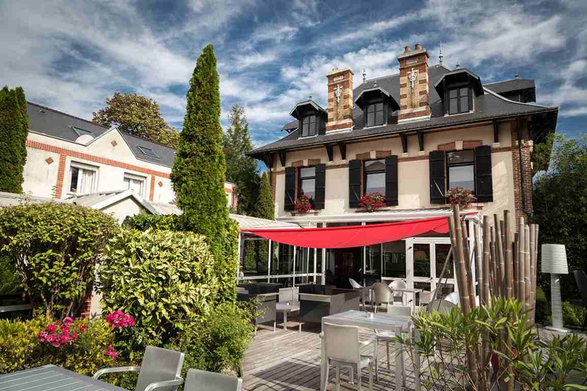 拉斯特查姆本诺斯酒店