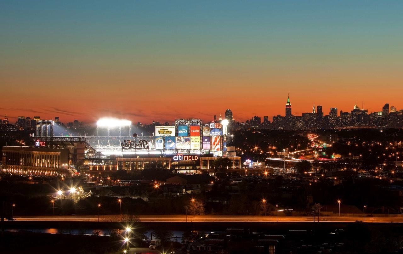 东拉瓜迪亚喜来登酒店