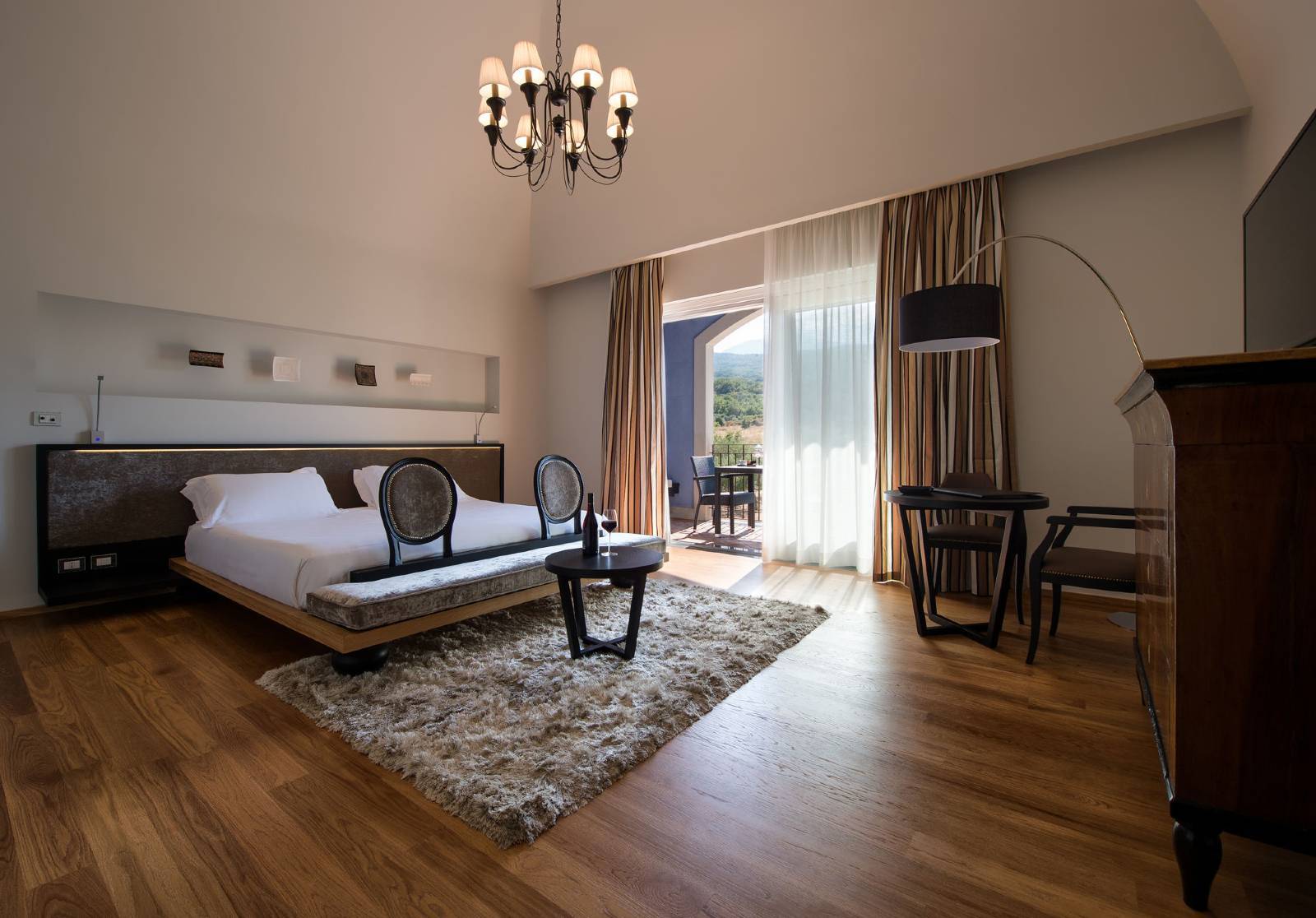 尼若度假别墅及水疗中心