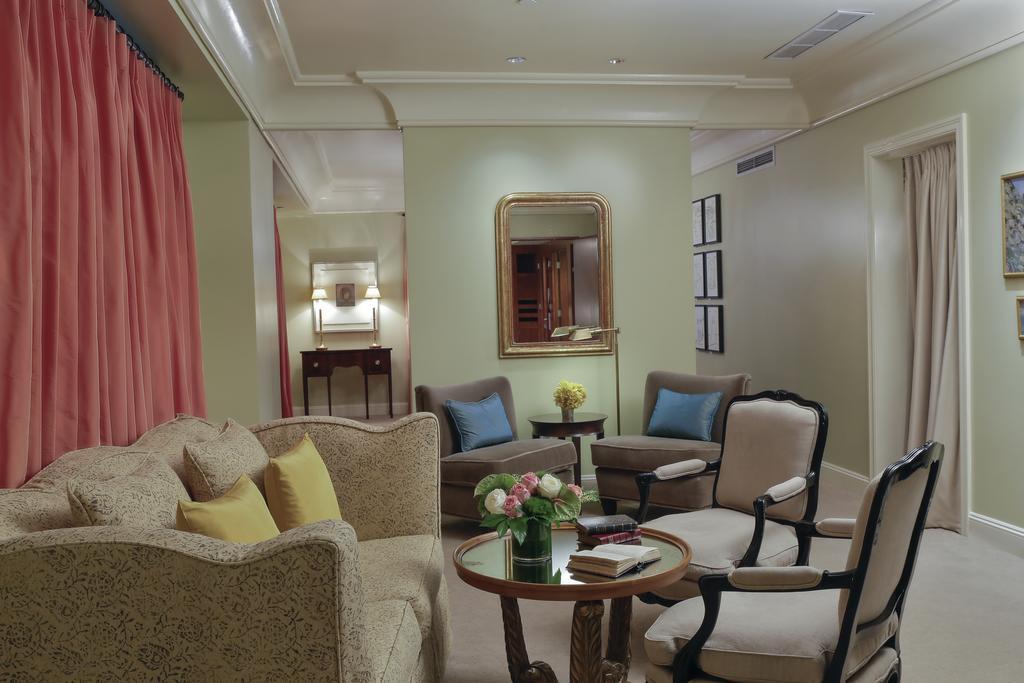 坎普广场泰姬酒店