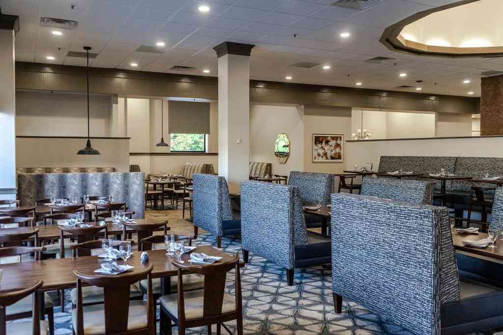 纳舒厄希尔顿逸林酒店