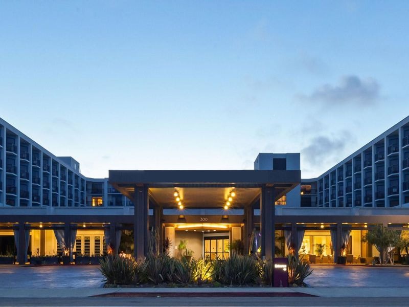 克朗普拉扎雷东多海滩-马里纳