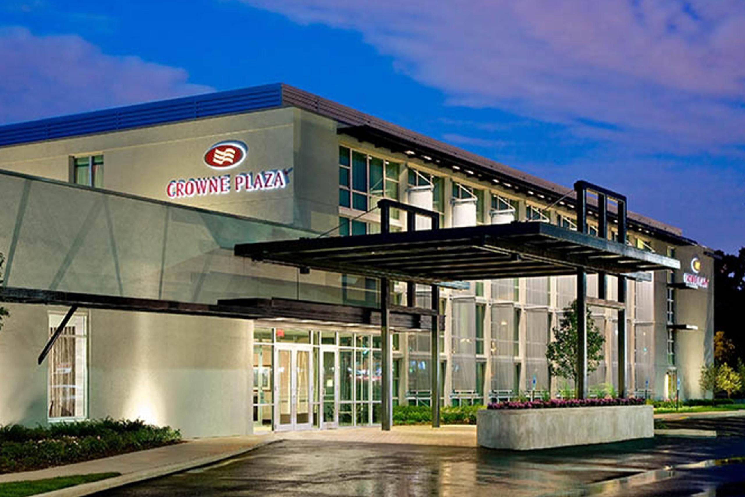 格伦艾伦/隆巴德皇冠假日酒店