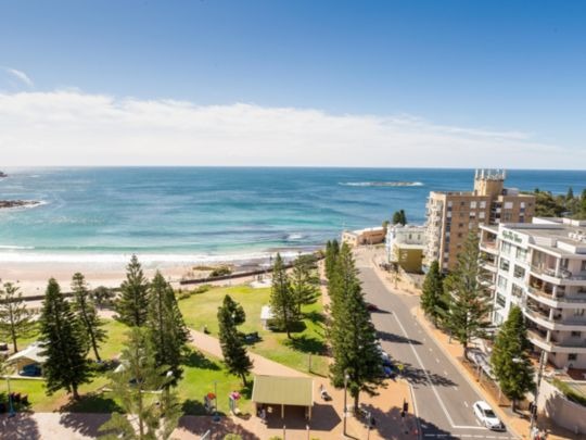 库吉海滩皇冠假日酒店