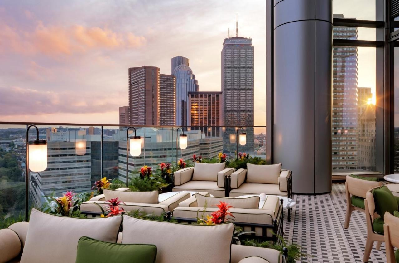 波士顿莱佛士酒店